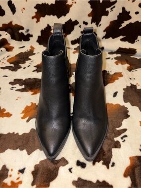 Forever 21 Black Pointed Toe Chelsea Ankle Boots